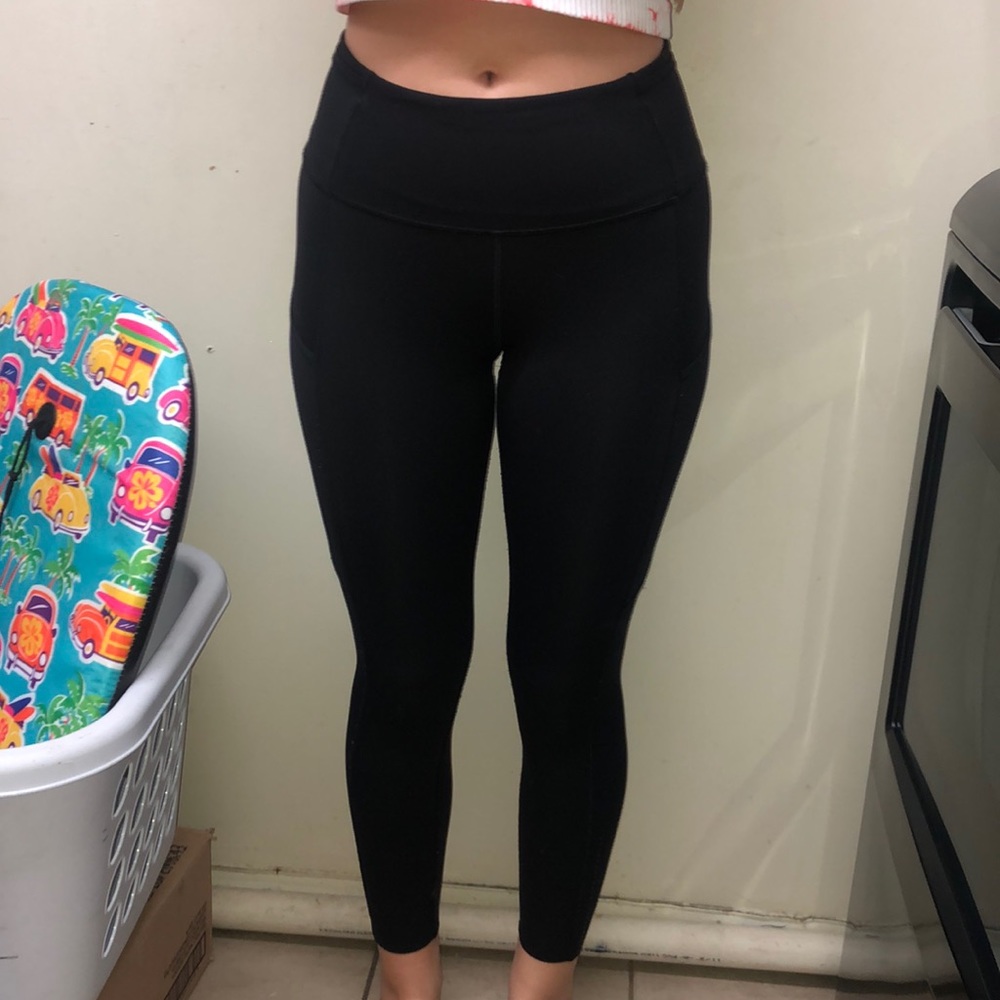 Lululemon Black Leggings with pockets, size 6